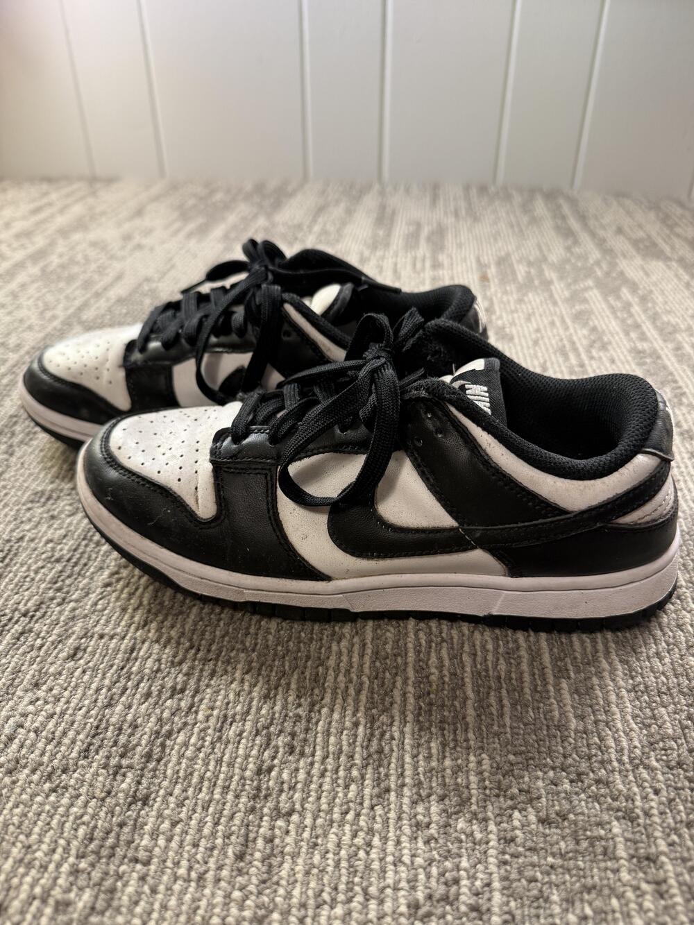 Nike Dunk Low Shoes Womens Size 7 Black White Panda Leather Sneakers DD1503-101
